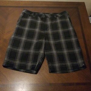 Like new mens quicksilver shorts